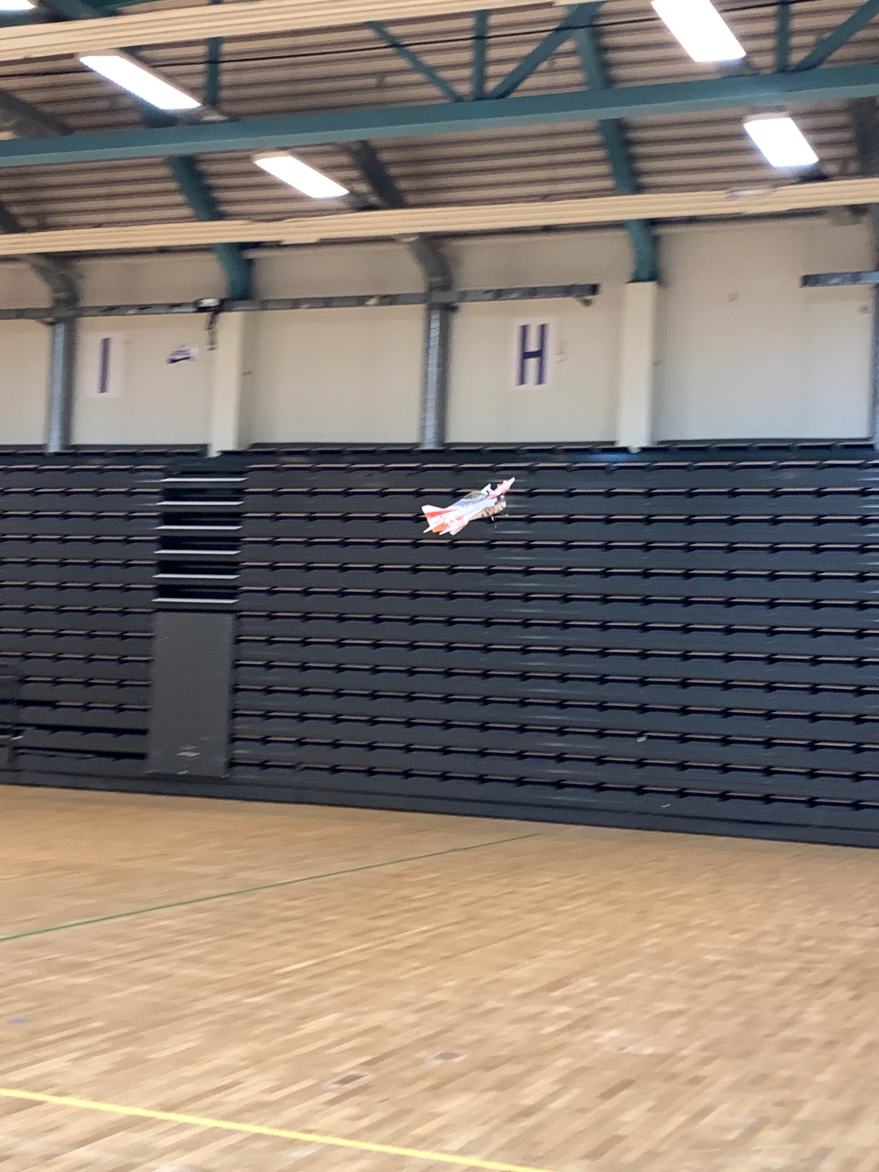 Ikke akkurat trangt i hallen på Søndag